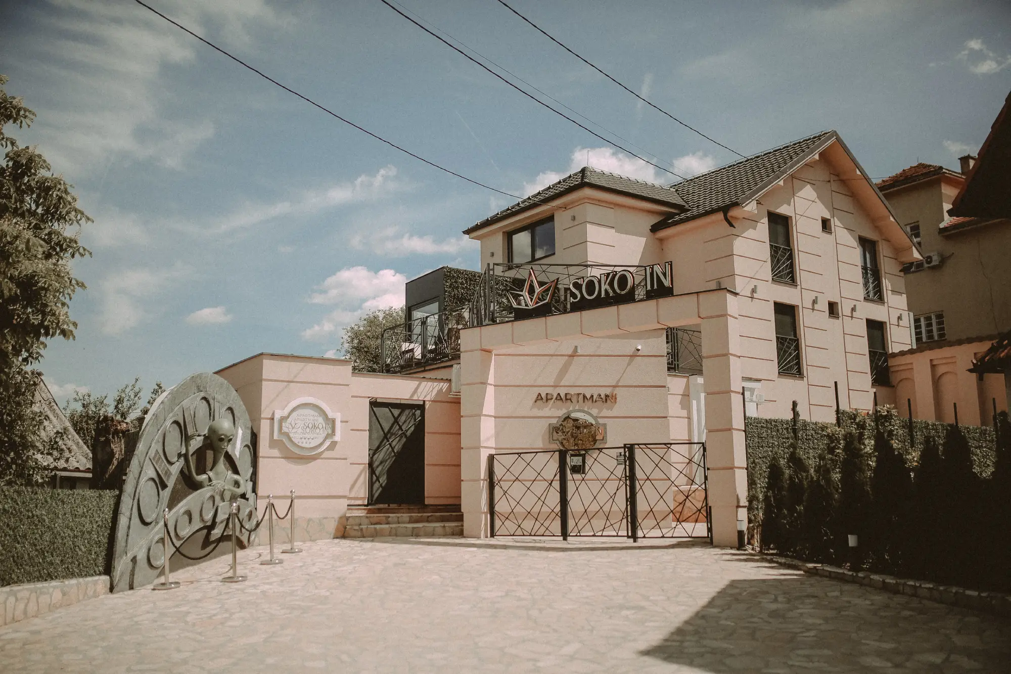 Vanzemaljac Grin, banjska atrakcija u Sokobanji